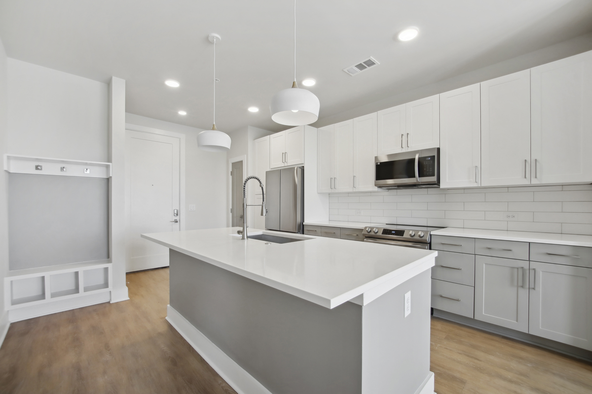 Brand New Apartment Community Photo Gallery | NOVEL Parkway